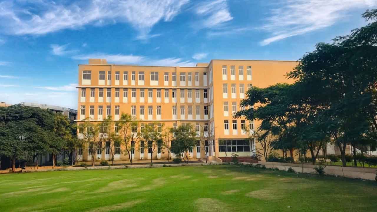 Medi-Caps University